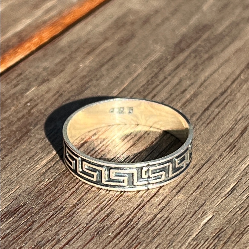 Silver Geometric Pattern Ring - Picture 2 of 3